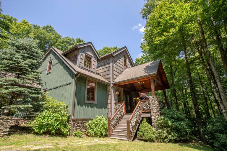 Front Exterior of Mountain Song Lodge