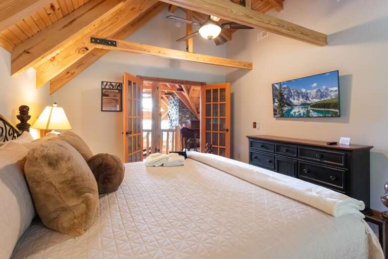 Upstairs King Bedroom