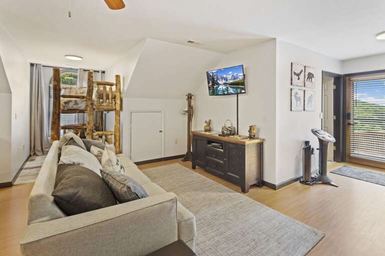 Garage Apartment with Twin Bunks and Queen Sleeper Sofa Garage Apartment with Twin Bunks and Queen Sleeper Sofa