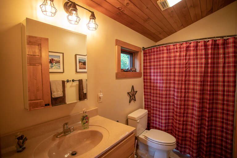 Upper Level Full Bathroom