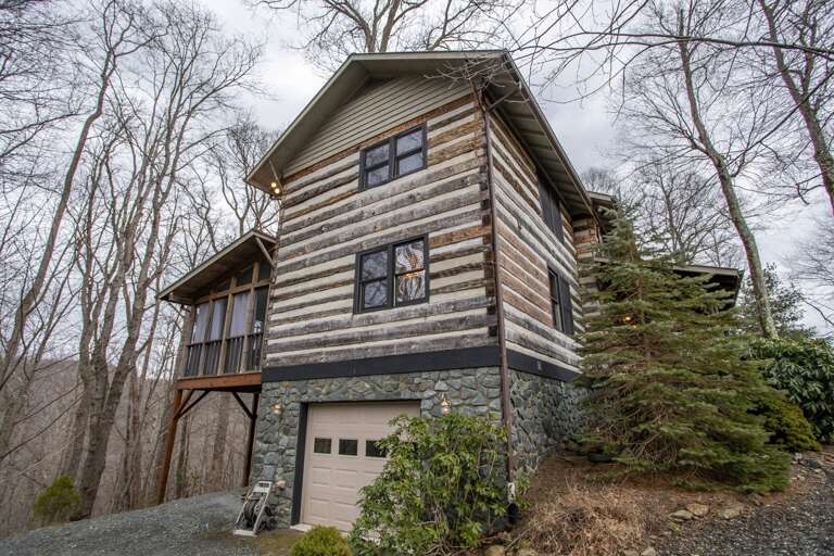 One Car Garage on Lower Level accessible to guests One Car Garage on Lower Level accessible to guests