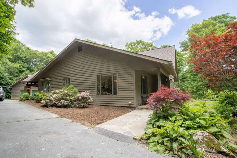 Easy parking and entry at Sugar Mountain Lodge