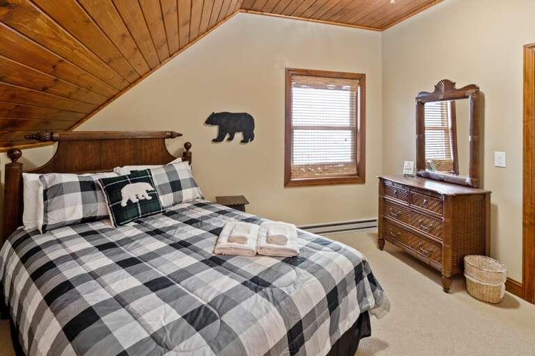Upper Level Queen Bedroom