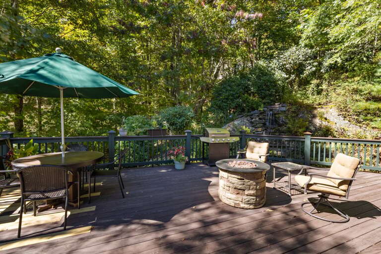 Large Outdoor Deck with Views