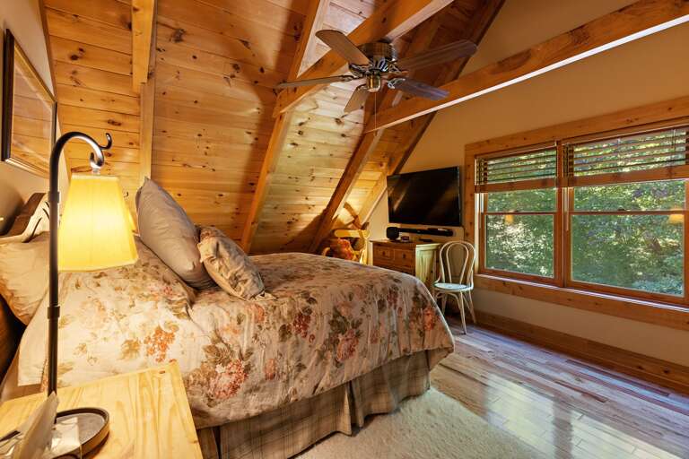 Master Suite Upstairs with King Bed, HD Smart TV, Ensuite Bathroom