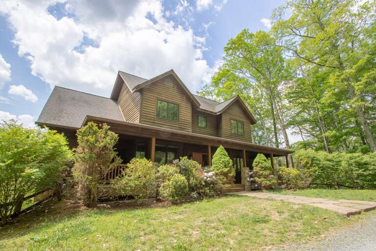 Front Exterior and Yard of Villa CostaLotta