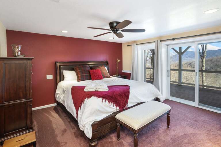 Lower Level King Suite with Private Bath