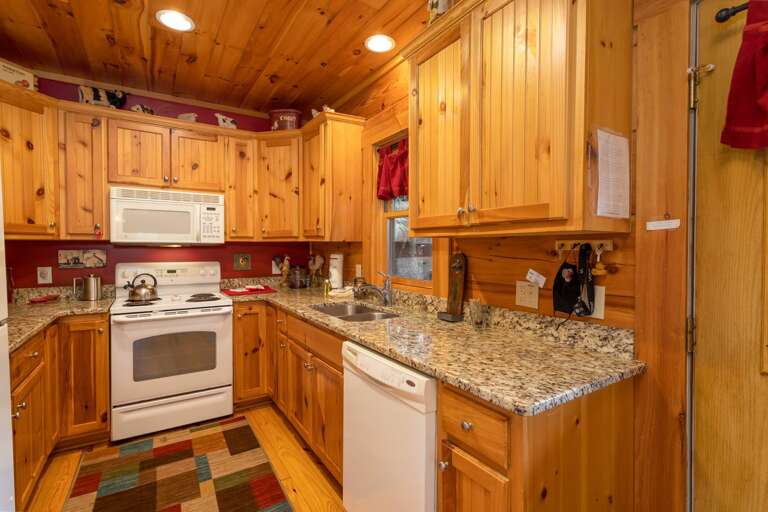 Kitchen with Counter and Cabinet Space Kitchen with Counter and Cabinet Space