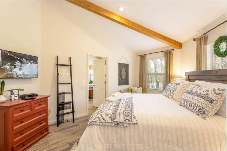 Comfortable King Suite Includes a TV