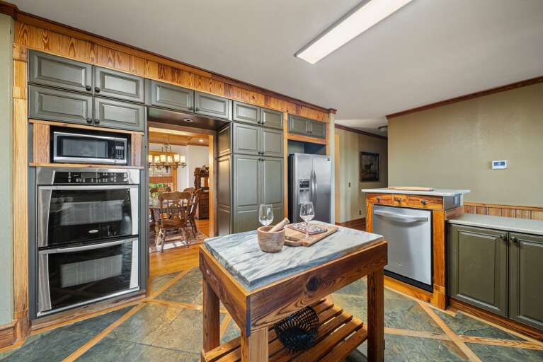 Main Level Full Kitchen