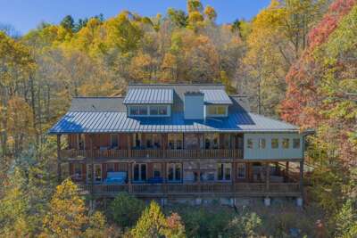 Welcome to Renaissance Lodge!