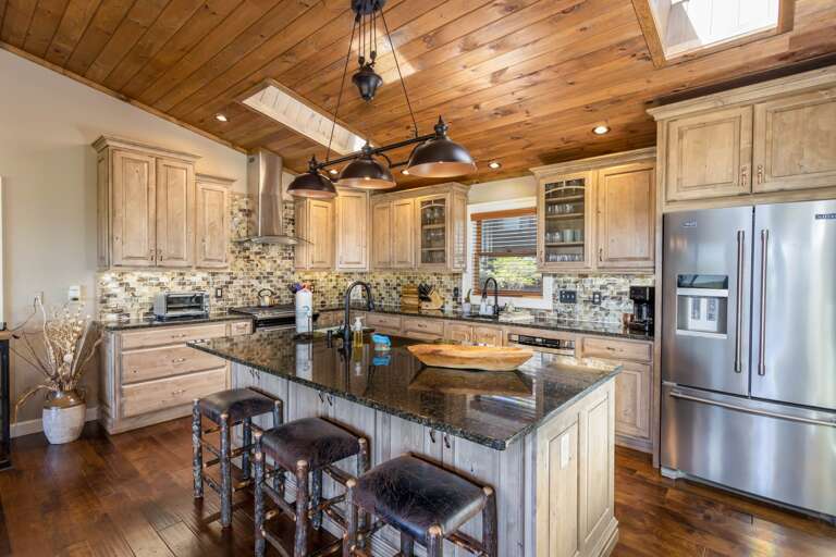 Modern Appliances and Granite Counter Tops Modern Appliances and Granite Counter Tops