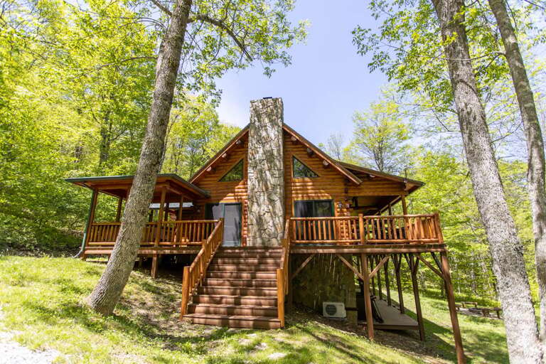 A Beary Good Time To Be Had at this Wonderful Log Cabin!