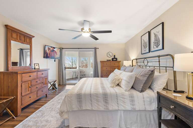 TV, Jack-and-Jill Bathroom and Enclosed Sunroom in the King Master Bedroom TV, Jack-and-Jill Bathroom and Enclosed Sunroom in the King Master Bedroom