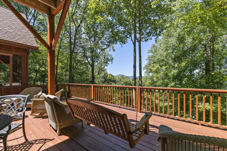 Plenty of Space to Enjoy the Scenery on the Main Deck