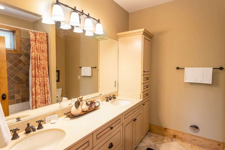 King Suite Private Bathroom