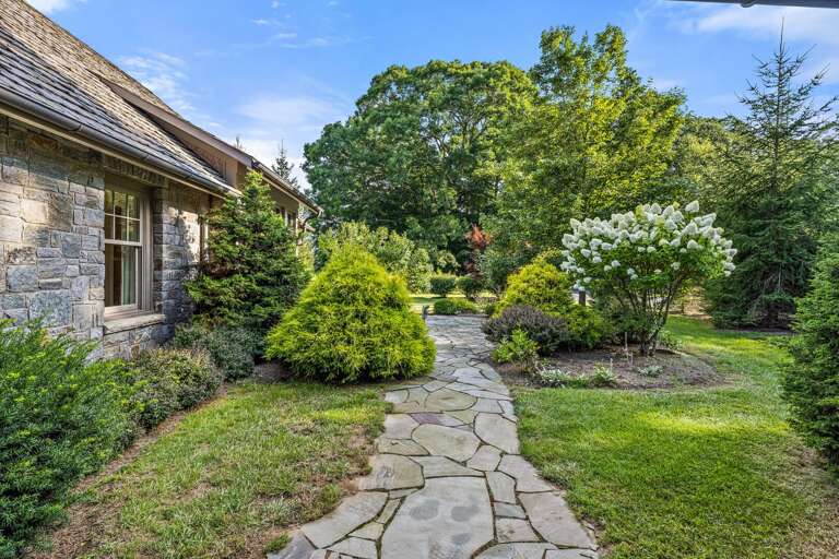 Flag Stone Pathway in the Manicured Yard