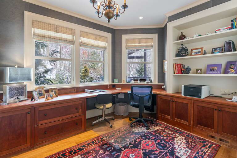 Office with Big Wall to Wall Desk