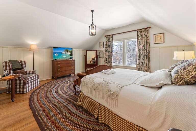 Upstairs King Bedroom with TV