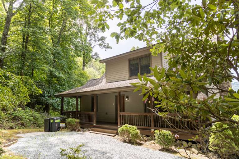 Covered Front Porch and Main Entrance Covered Front Porch and Main Entrance