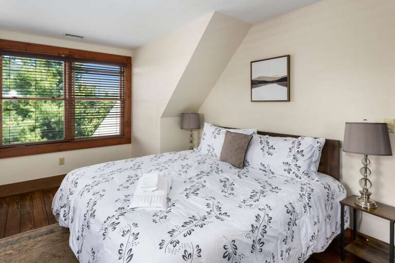 Queen Bedroom Upstairs