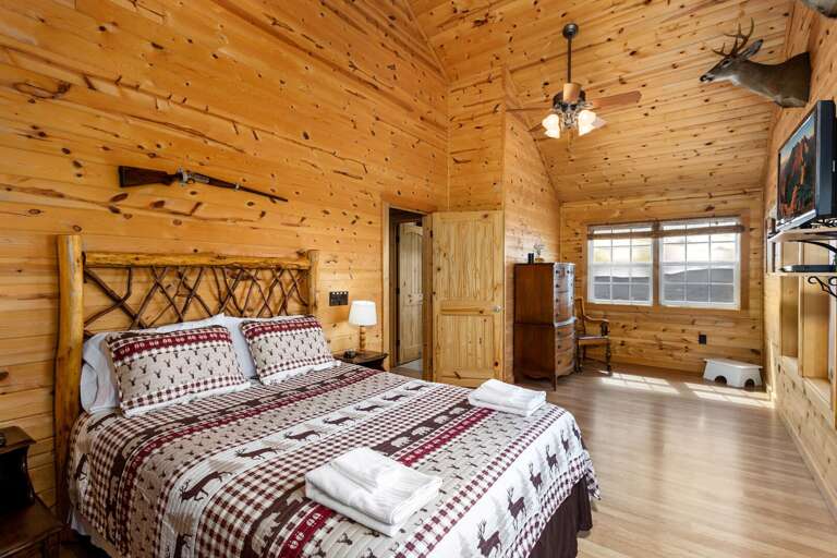 Upstairs Queen Bedroom