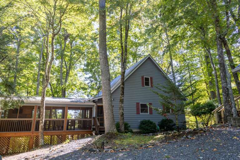 Enjoy a Mountain Getaway at Beary Blessed Cabin!