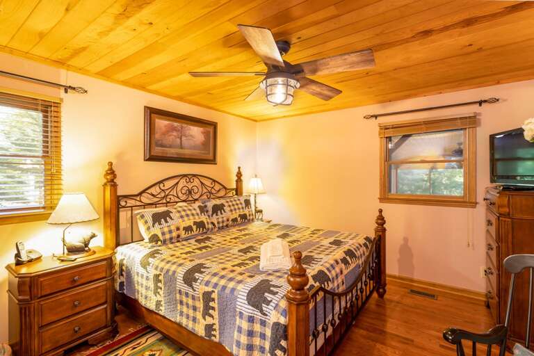 Main Floor King Bedroom