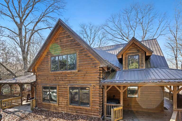 Level No Step Entry onto the Front Covered Entry