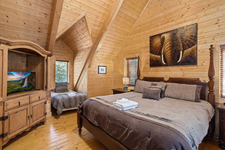 Upstairs King Bedroom with Two Additional Twin Beds