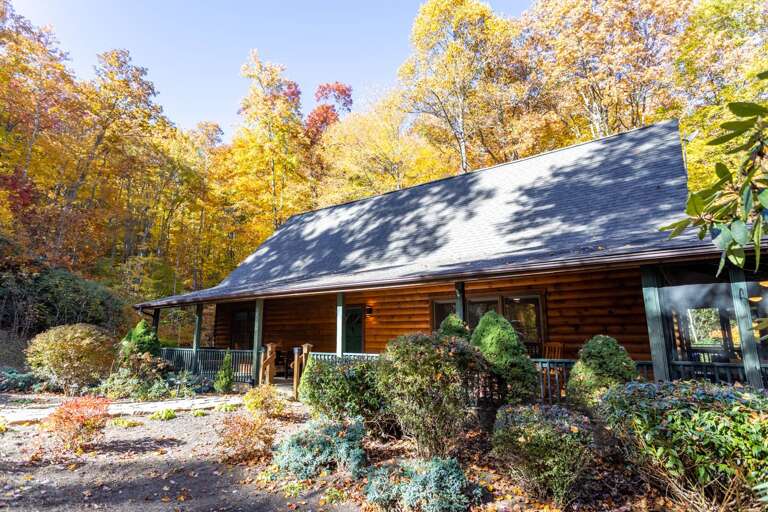 Enjoy a Peaceful Getaway at Mountain Air Cabin! Enjoy a Peaceful Getaway at Mountain Air Cabin!