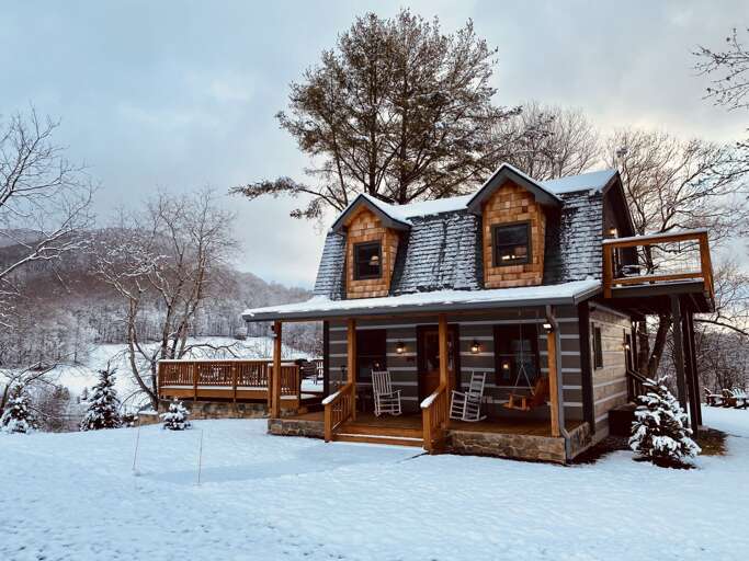 Level Driveway and Parking Allows for Good Winter Access