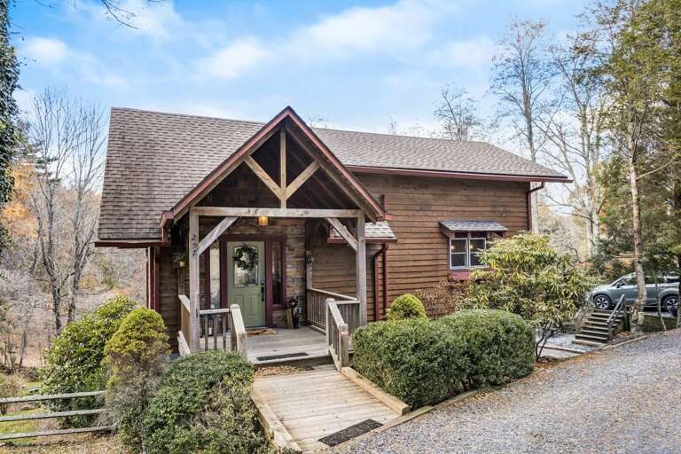 Escape to The Cozy Cub in the High Country! Escape to The Cozy Cub in the High Country!