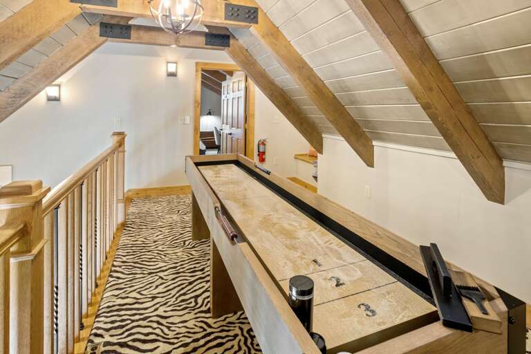 Upstairs Loft with Game Table Upstairs Loft with Game Table