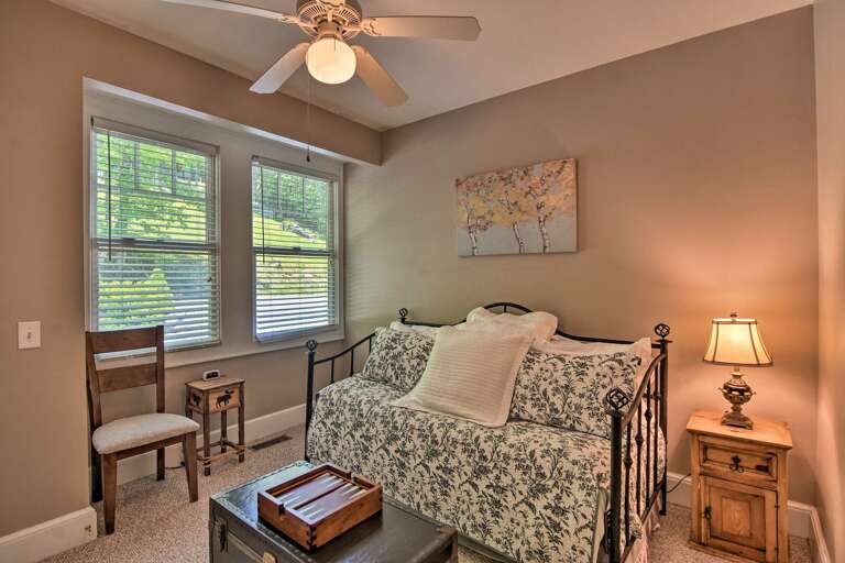 Main Floor Bedroom with Two Twin Beds Main Floor Bedroom with Two Twin Beds