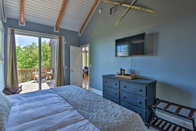 Master Bedroom has a TV and Deck Access Master Bedroom has a TV and Deck Access