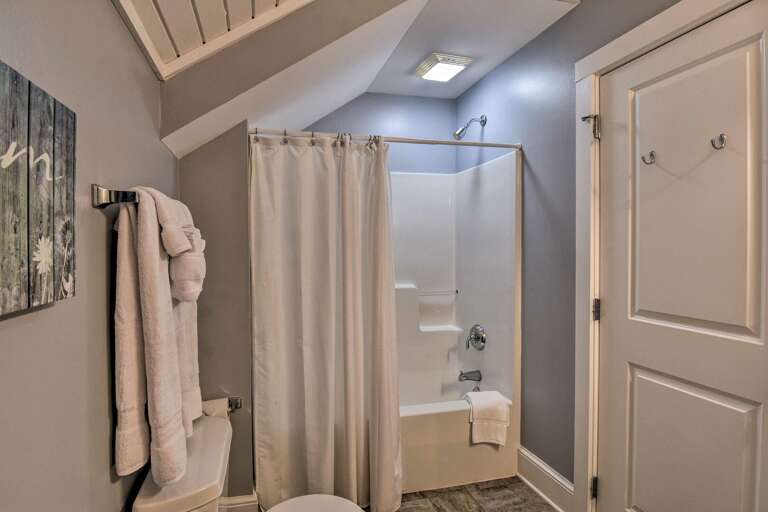 Private Bathroom in the Upper Level King Room Private Bathroom in the Upper Level King Room