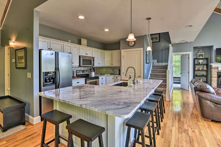 Seating for Six at the Kitchen Island Seating for Six at the Kitchen Island