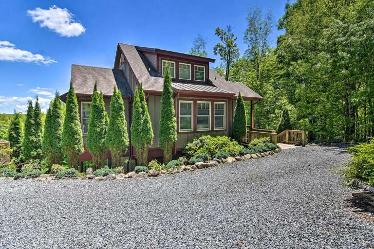 Spacious Parking at Blue Ridge Retreat! Spacious Parking at Blue Ridge Retreat!