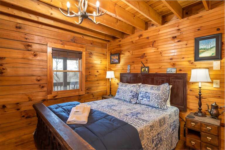 Main Floor Queen Bedroom Main Floor Queen Bedroom