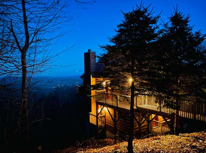 Quaint Mountain Cabin