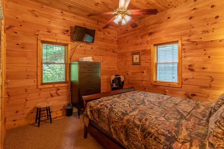 TV in the Queen Bedroom