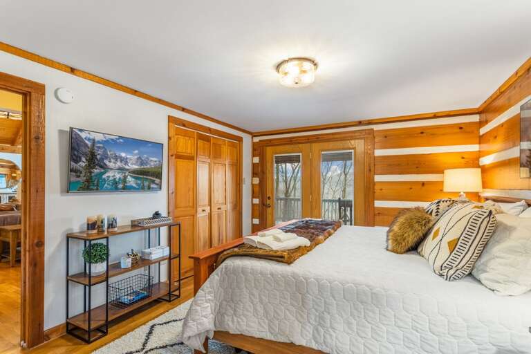 TV and Deck Access in the King Bedroom