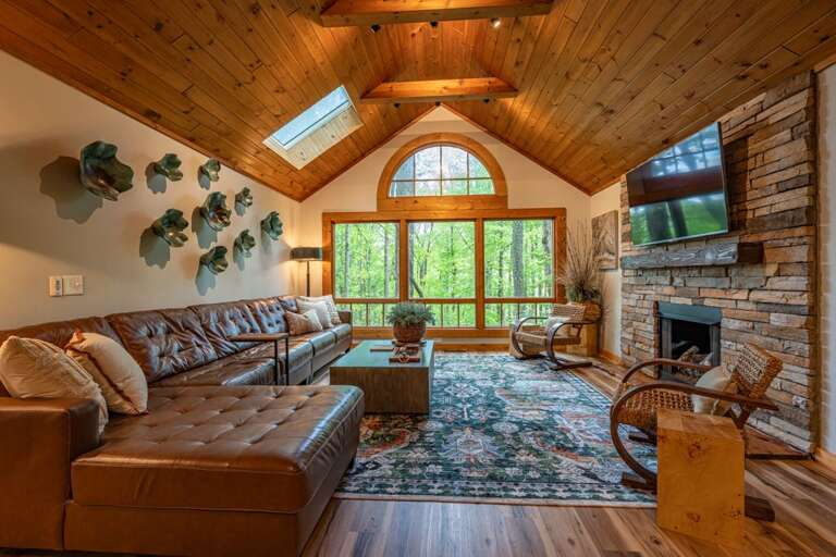 Picture Perfect Wooded Window View Picture Perfect Wooded Window View
