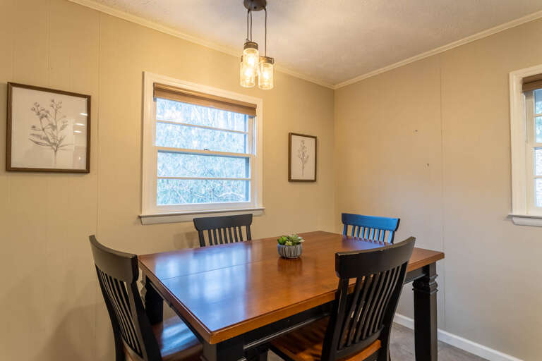 Dining Table and Kitchen Bar Seating for a Full House Dining Table and Kitchen Bar Seating for a Full House