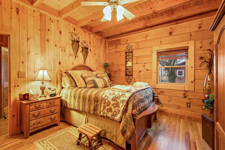 Main Floor Queen Bedroom