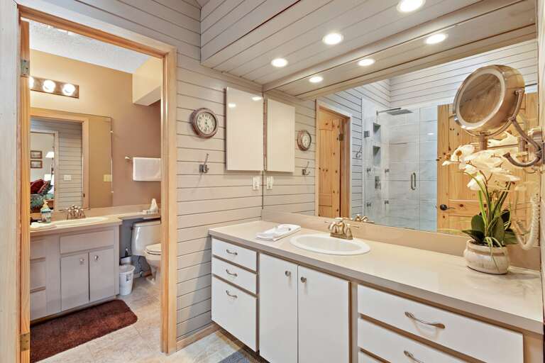 Expansive Master Bathroom Expansive Master Bathroom