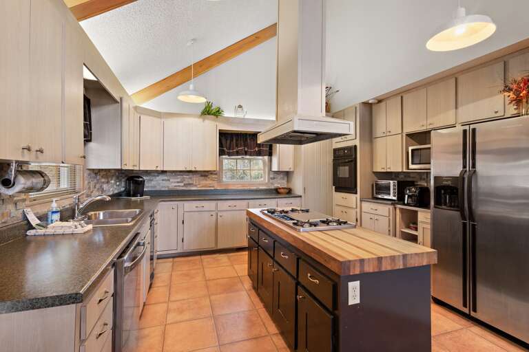 Spacious Kitchen with Stainless Appliances Spacious Kitchen with Stainless Appliances