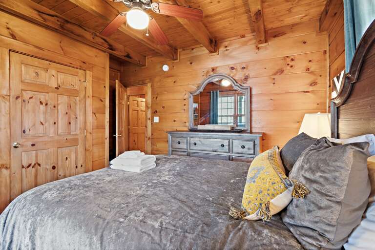 Luxurious Bedding and Decor