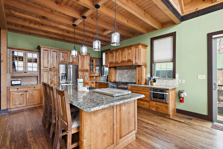 Ample Cabinetry and Counter Space Ample Cabinetry and Counter Space
